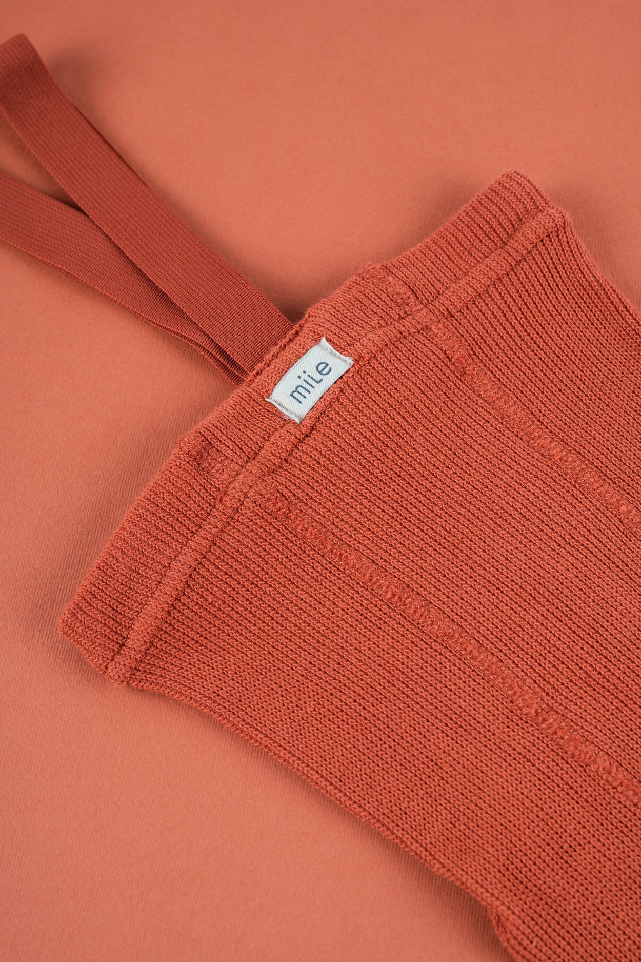 Strumpfhose mit Hosenträgern in Terracotta