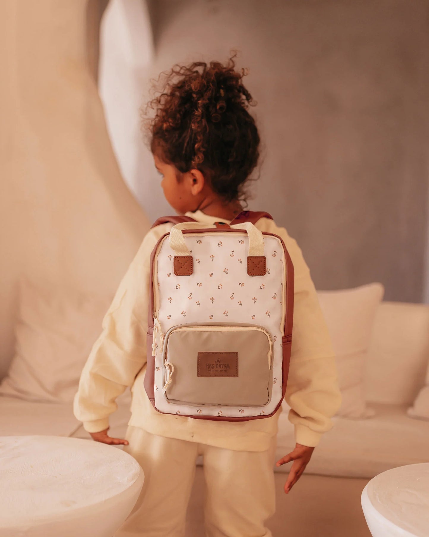 Mrs.Ertha Rucksack Flower Buds