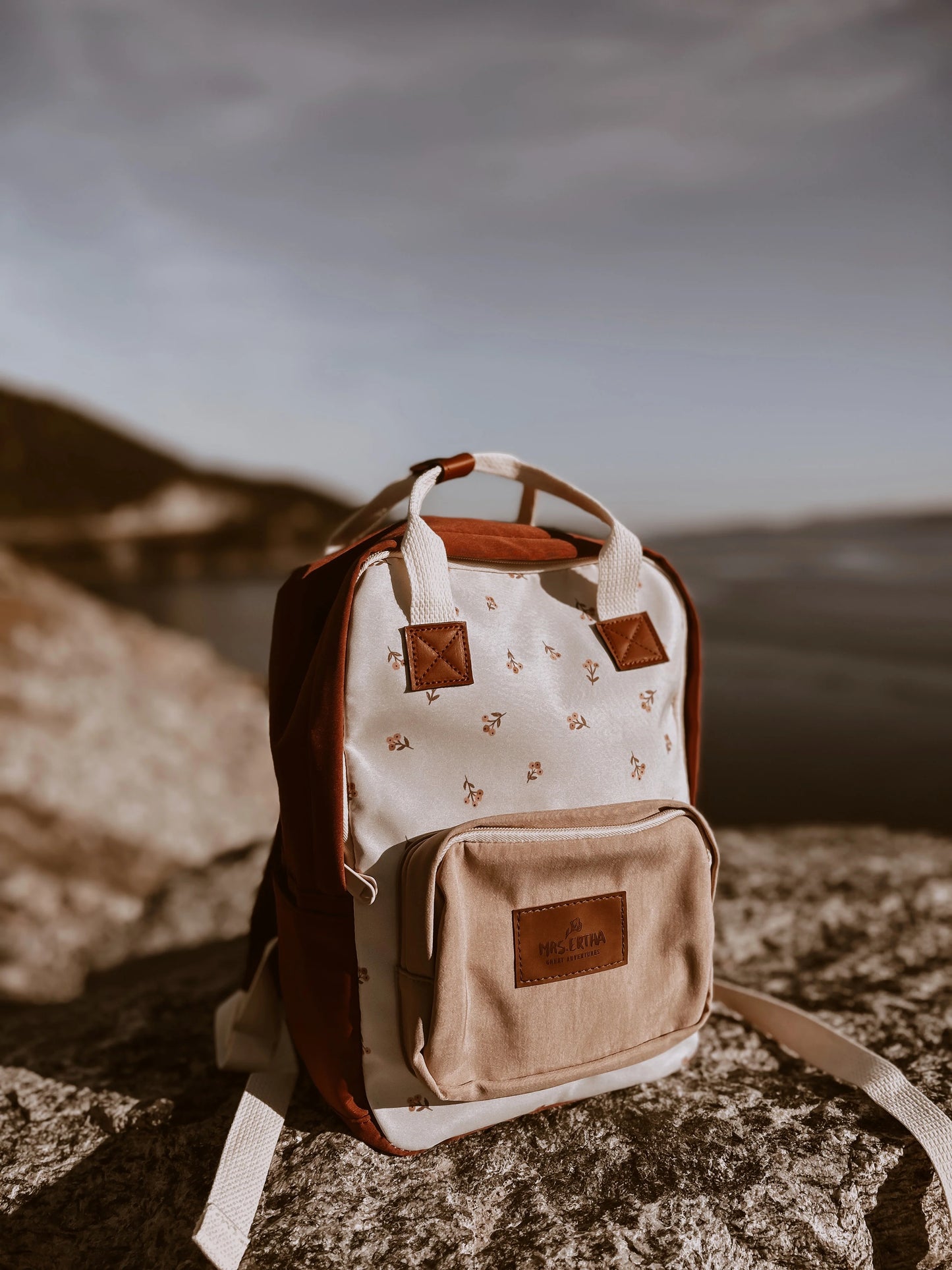 Mrs.Ertha Rucksack Flower Buds