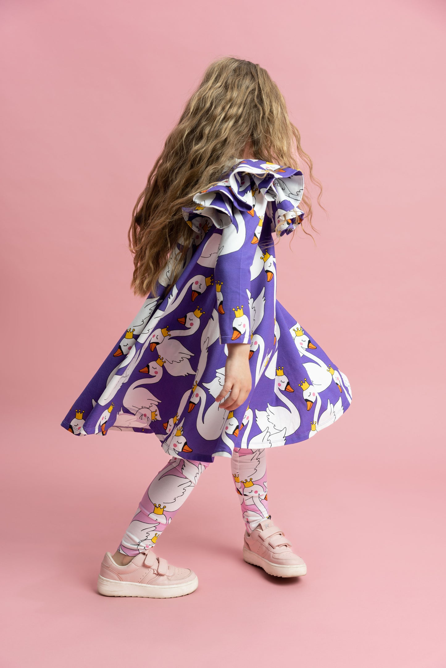 KUKUKID Pompom Kleid Swan violet